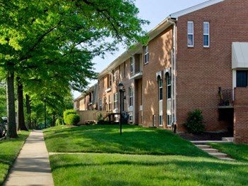 1699 Yale Pl 2 Beds Apartment for Rent Photo Gallery 1